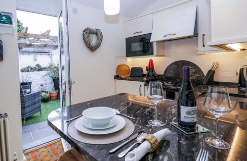 Cartmel Cabaña | THE FOSSA, with open fire in Cartmel