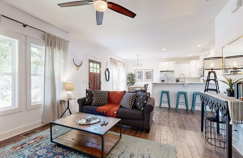 Woodbine Casa | The Foster House | Spacious Modern Haven with Private Yard & Firepit