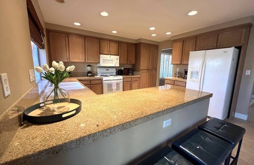 Antelope Casa | The Four-Bedroom Poolside Oasis