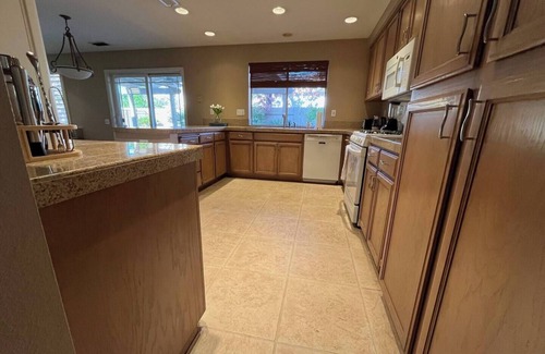 Antelope Casa | The Four-Bedroom Poolside Oasis