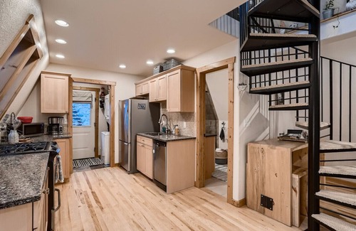 Evergreen Casa | The Fox Den | Views & Creek on a Wooded Acre!