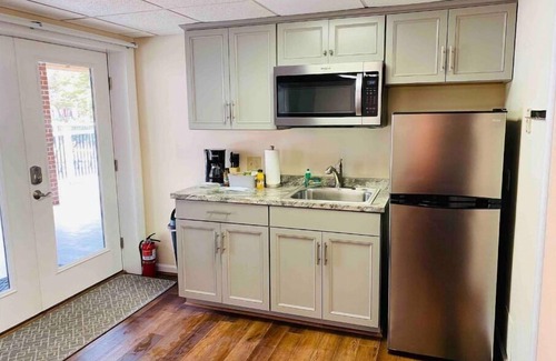 Ruckersville Casa | The Franklin Estate - Suite D-Private Apt-King Bed
