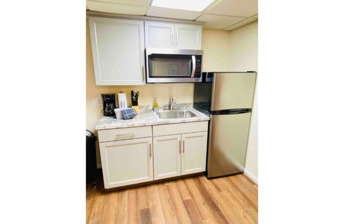 Ruckersville Casa | The Franklin Estate - Suite F-Private Apt-King Bed