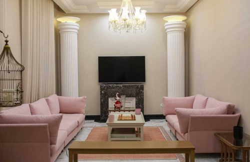 Franceville Casa | The French house