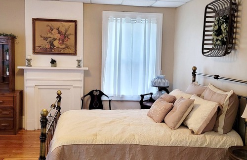 Mount Vernon Cama Y Desayuno | The Fry Guest House Bed & Breakfast Welcomes You !