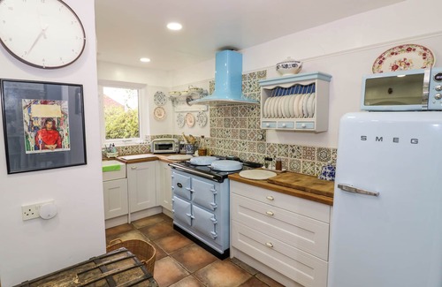 Rugby Cabaña | THE GABLES, pet friendly, character holiday cottage in Rugby