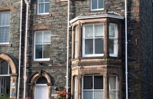 Keswick Apartamento | The Gables Sleeps 14 (7 Bedrooms) - Central Keswick Location