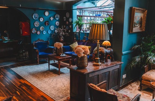 Summertown Hotel | The Galaxie