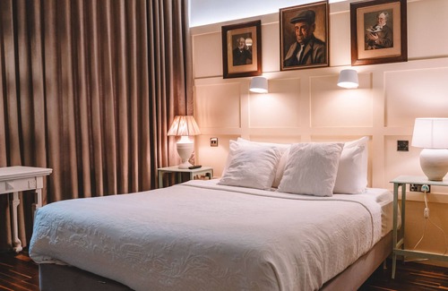 Summertown Hotel | The Galaxie