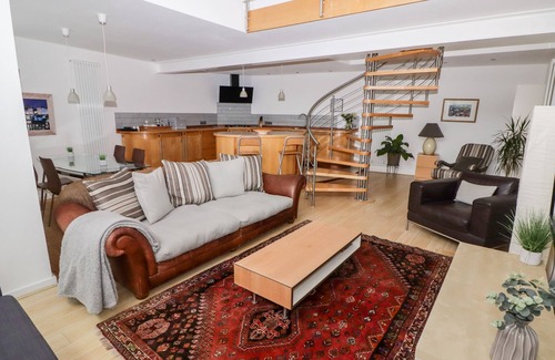 Tenby Cabaña | The Gallery
