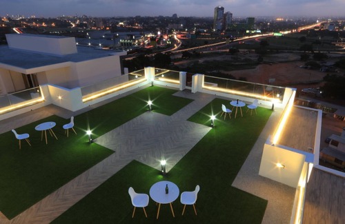 East Legon Apartamento | The Gallery Luxury Suite 16