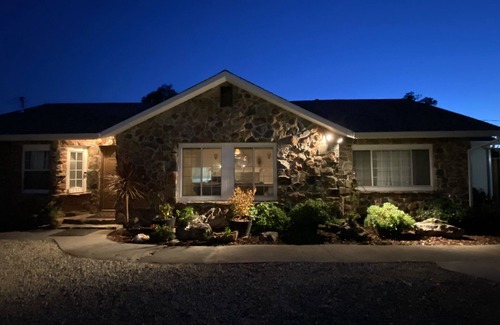 Citrus Heights Casa | The Garden Cottage House with stunning large pool/jacuzzi, baby grand piano