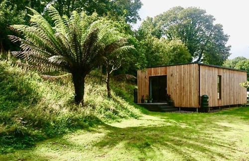 Penzance Cabina | The Garden Room 'Bijou for Two'