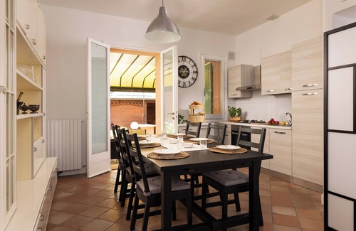 Marina Centro Casa | The Garden's Home, cozy garden house sea-center x families with pets.