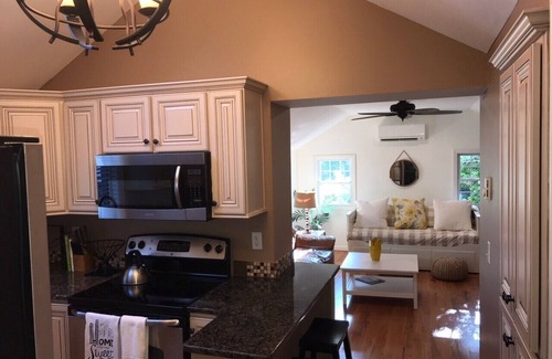 Clinton Cabaña | The gardners Cottage 1 mile from long Island Sound - pet friendly