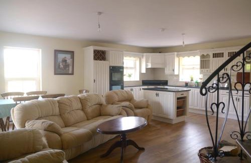 Macroom Casa | The Gate Lodge Cannaway House
