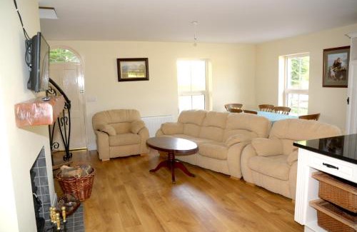 Macroom Casa | The Gate Lodge Cannaway House