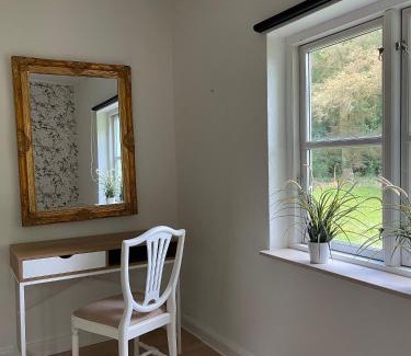 Ullerslev Casa | The Gatekeepers Cottage at Hindemae Estate Cozy Stay in Historic Surroundings