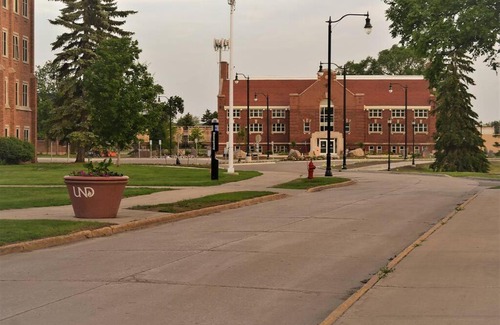 Grand Forks Apartamento | The Gateway