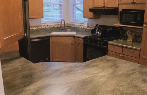 Near Eastside Casa | The Gathering Place "Upscale! Walkable! 5-Bedroom 4 Bathroom Downtown Indy"