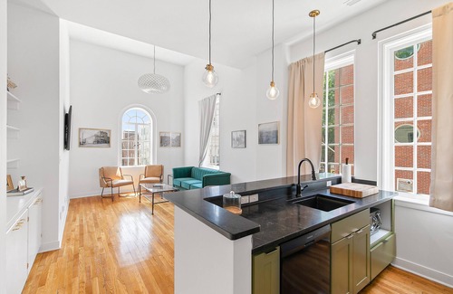 North Downtown Apartamento | The Gatsby - 2 BR 2 BA on Downtown Mall with Amazing View