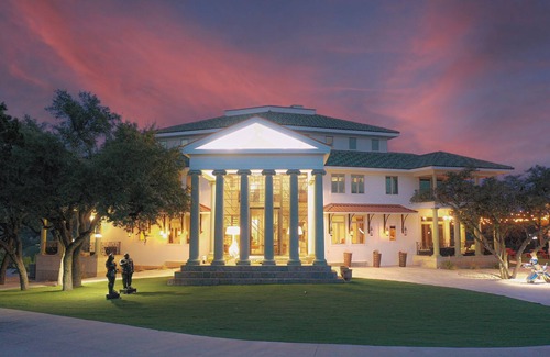 Hudson Bend Casa | The Gatsby Mansion: A unique luxury estate. Perfect for events or family retreat