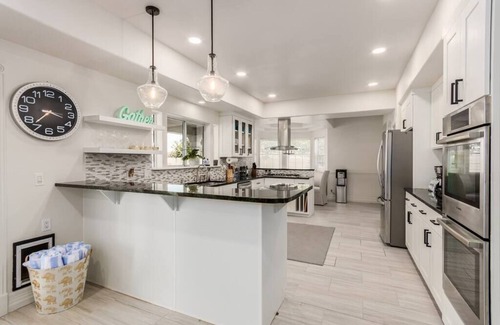 Mesa Casa | The Gatsby - Sleeps 22 in beds!