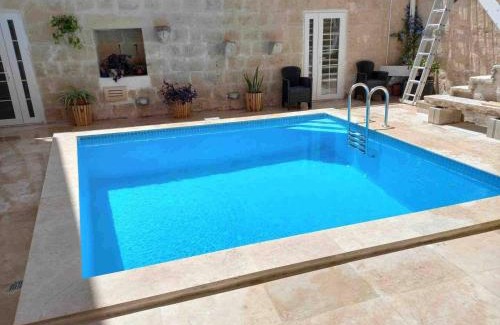 Qormi Casa | The Gem Farmhouse By Homely