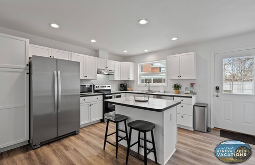Lake Geneva Casa | The Geneva Collection- Sleeps 40- 2 Blocks to Downtown