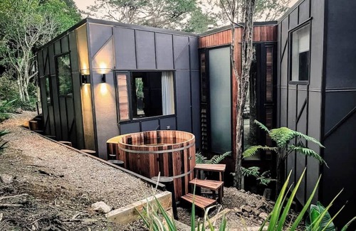 Omiha Casa | The Geode House - Stay Waiheke