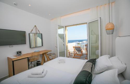 Platis Gialos Hotel | The George Hotel Mykonos