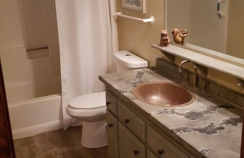 Wrightwood Casa | The Getaway Chalet - 3bd, 2ba, espaciosas y bien amuebladas Inicio espaldas a Fores
