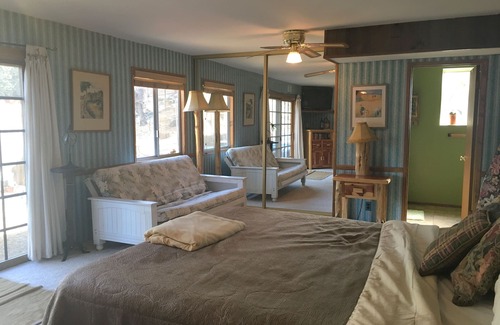 Wrightwood Casa | The Getaway Chalet - 3bd, 2ba, espaciosas y bien amuebladas Inicio espaldas a Fores