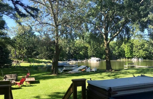 Wonder Lake Casa | The Getaway (Dog Friendly/Optional Pontoon Rental)