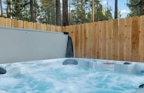 Big Bear City Chalet De Esquí | The Getaway | Hot Tub | Games | Oktoberfest Chalet