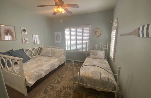 Gilbert Casa | The Gilbert Guest House @ Circle G Ranch "Quédese, juegue, trabaje"