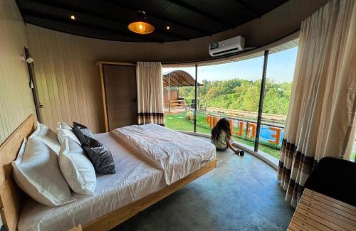 Biyagama Otro | The Glamp
