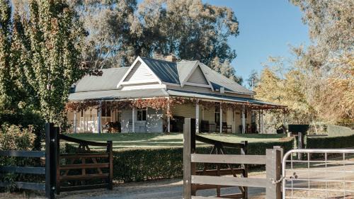 East Wangaratta Casa | The Glen Farmhouse on Ovens River