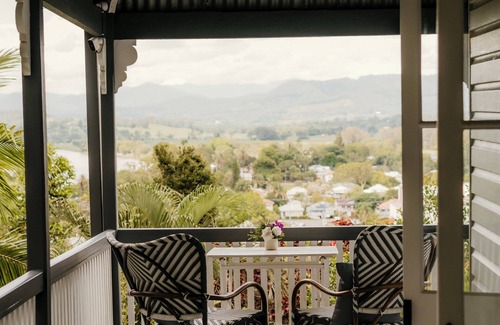 Murwillumbah Casa | The Glenelg Upstairs Residence (6 persons)