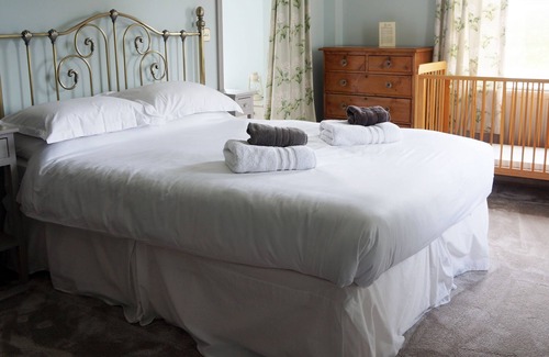 Angle Cama Y Desayuno | The Globe Angle