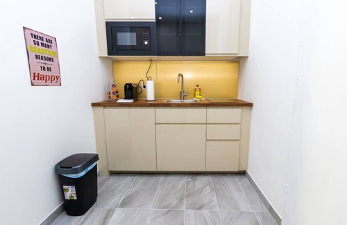 Funfhaus Apartamento | The Glowing Ruby | By Radiant Apartments