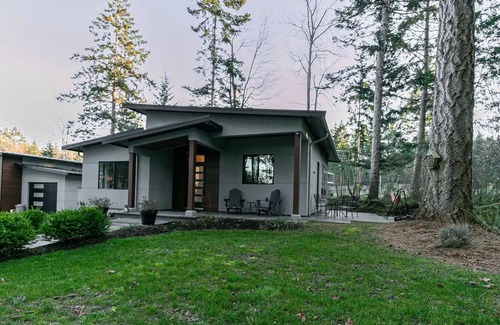 Courtenay Casa | The Gnome House | Welcome Gnome