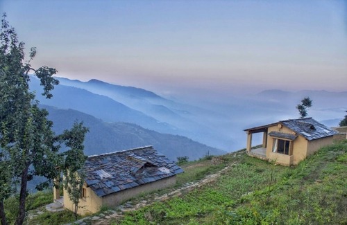 Tehri Cabaña | The Goat Village