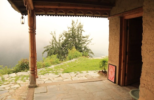Tehri Cabaña | The Goat Village