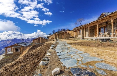 Tehri Cabaña | The Goat Village