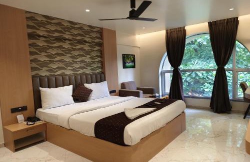 Yerawada Hotel | The Golden Arc