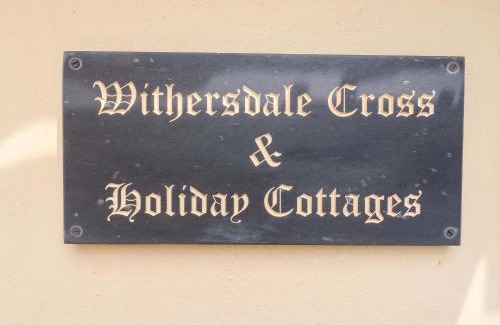 Harleston Casa | The Golden Cross