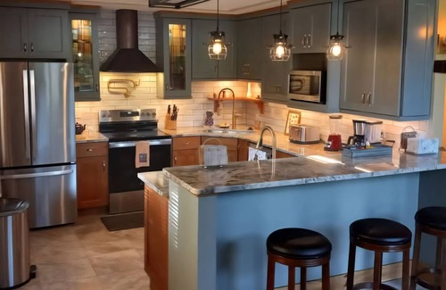 Timberline Casa | The Golden Eagle Vacation Rental, a 3 minute walk to Timberline Ski Slopes