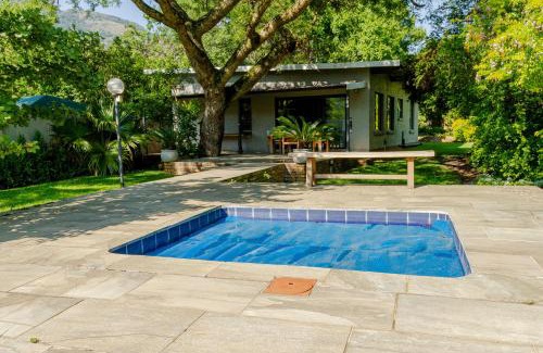 Waterval Boven Chalet De Esquí | The Good Host
