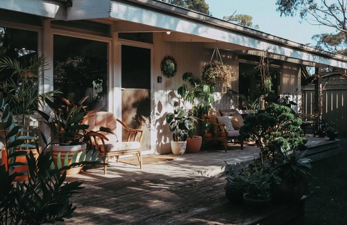 Balnarring Cabaña | The Good Place: cute cottage with lush garden. Walk to cafes, brewery & shops.